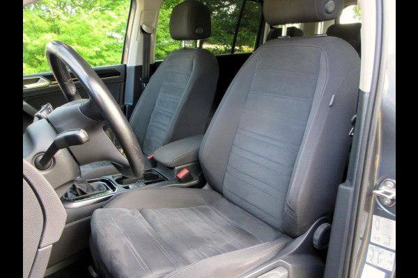 Volkswagen Touran 1.5 TSI Highline Automaat*Navi*Pano.dak*Trekhaak*