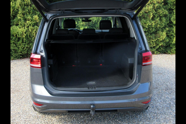 Volkswagen Touran 1.5 TSI Highline Automaat*Navi*Pano.dak*Trekhaak*