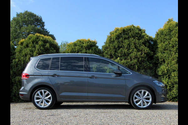 Volkswagen Touran 1.5 TSI Highline Automaat*Navi*Pano.dak*Trekhaak*