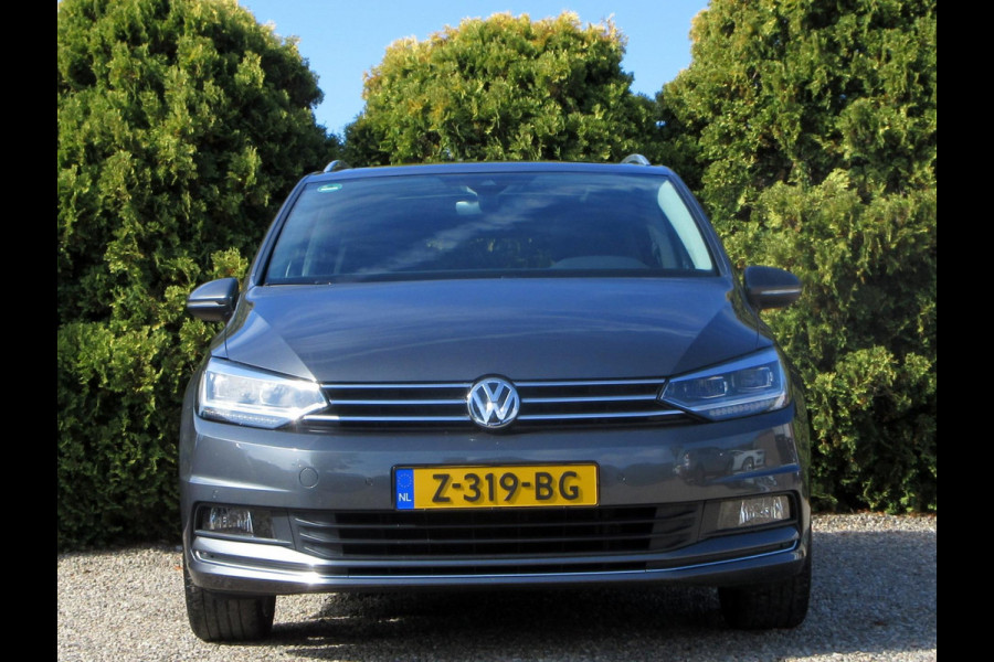 Volkswagen Touran 1.5 TSI Highline Automaat*Navi*Pano.dak*Trekhaak*