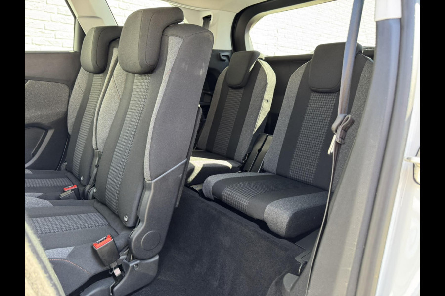 Peugeot 5008 1.2 PureTech Blue Lease Premium Avantage Automaat 7p Cruise control Climate control Navigatie Apple / Android