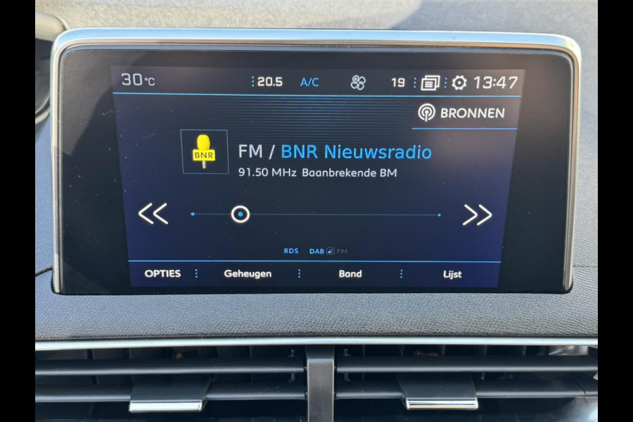 Peugeot 5008 1.2 PureTech Blue Lease Premium Avantage Automaat 7p Cruise control Climate control Navigatie Apple / Android