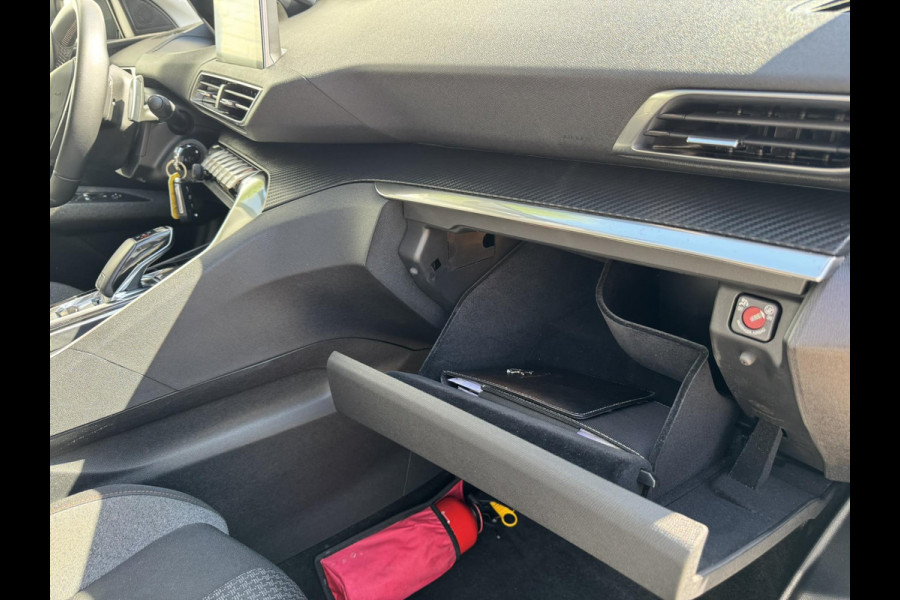 Peugeot 5008 1.2 PureTech Blue Lease Premium Avantage Automaat 7p Cruise control Climate control Navigatie Apple / Android