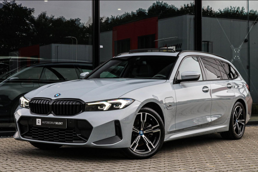 BMW 3 Serie Touring 320e - M-SPORT - PANO - CAMERA - BROOKLYN GREY