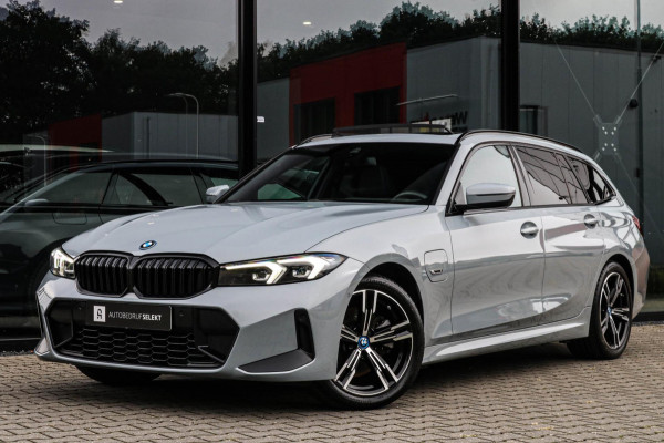 BMW 3 Serie Touring 320e - M-SPORT - PANO - CAMERA - BROOKLYN GREY