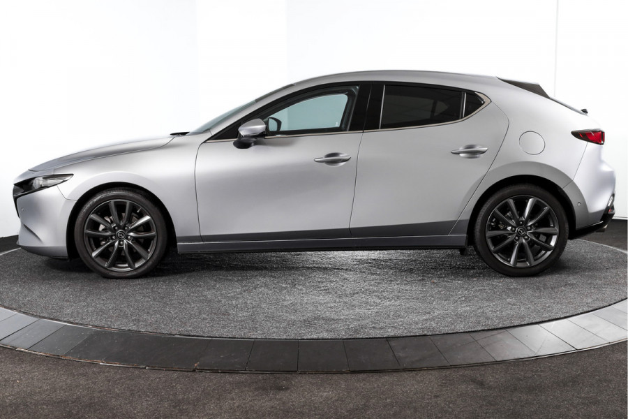 Mazda 3 2.0 e-SkyActiv-G M Hybrid 122 Comfort met Bose | Bose Audio | Head-up Disp. | Adapt.Cruise | Stoel-+Stuurverw. | 360 Camera | NAV+App.Connect | Auto.Airco | LM 18" |