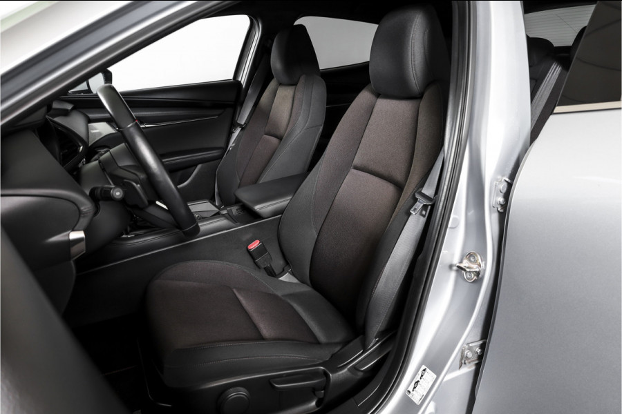 Mazda 3 2.0 e-SkyActiv-G M Hybrid 122 Comfort met Bose | Bose Audio | Head-up Disp. | Adapt.Cruise | Stoel-+Stuurverw. | 360 Camera | NAV+App.Connect | Auto.Airco | LM 18" |