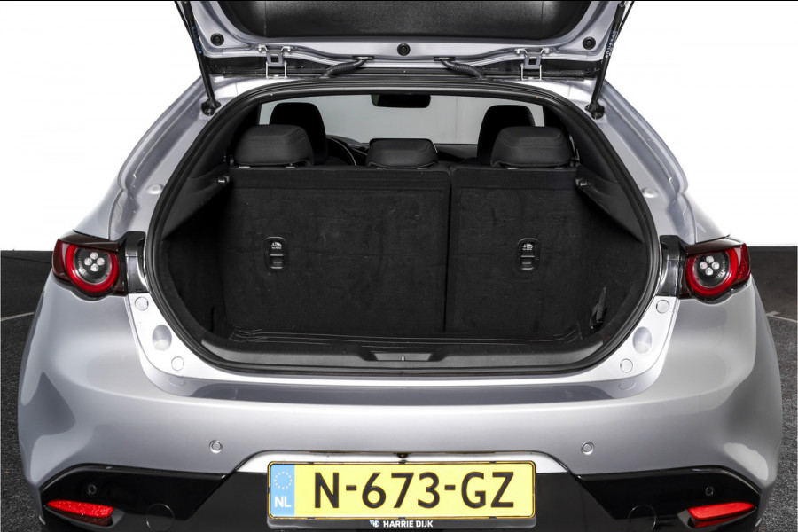 Mazda 3 2.0 e-SkyActiv-G M Hybrid 122 Comfort met Bose | Bose Audio | Head-up Disp. | Adapt.Cruise | Stoel-+Stuurverw. | 360 Camera | NAV+App.Connect | Auto.Airco | LM 18" |