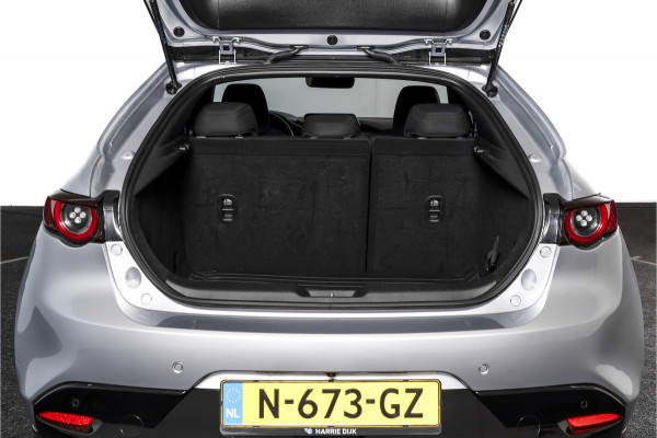 Mazda 3 2.0 e-SkyActiv-G M Hybrid 122 Comfort met Bose | Bose Audio | Head-up Disp. | Adapt.Cruise | Stoel-+Stuurverw. | 360 Camera | NAV+App.Connect | Auto.Airco | LM 18" |