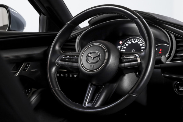 Mazda 3 2.0 e-SkyActiv-G M Hybrid 122 Comfort met Bose | Bose Audio | Head-up Disp. | Adapt.Cruise | Stoel-+Stuurverw. | 360 Camera | NAV+App.Connect | Auto.Airco | LM 18" |