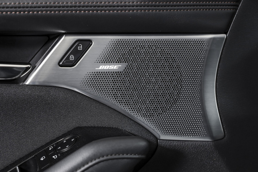 Mazda 3 2.0 e-SkyActiv-G M Hybrid 122 Comfort met Bose | Bose Audio | Head-up Disp. | Adapt.Cruise | Stoel-+Stuurverw. | 360 Camera | NAV+App.Connect | Auto.Airco | LM 18" |