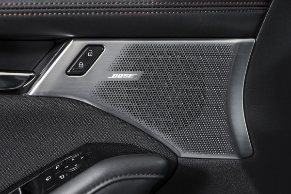 Mazda 3 2.0 e-SkyActiv-G M Hybrid 122 Comfort met Bose | Bose Audio | Head-up Disp. | Adapt.Cruise | Stoel-+Stuurverw. | 360 Camera | NAV+App.Connect | Auto.Airco | LM 18" |