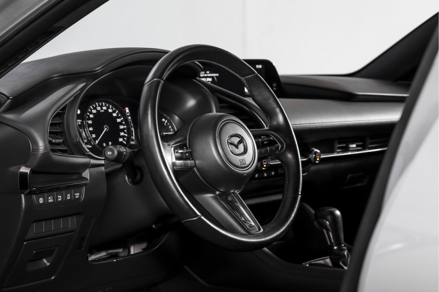 Mazda 3 2.0 e-SkyActiv-G M Hybrid 122 Comfort met Bose | Bose Audio | Head-up Disp. | Adapt.Cruise | Stoel-+Stuurverw. | 360 Camera | NAV+App.Connect | Auto.Airco | LM 18" |