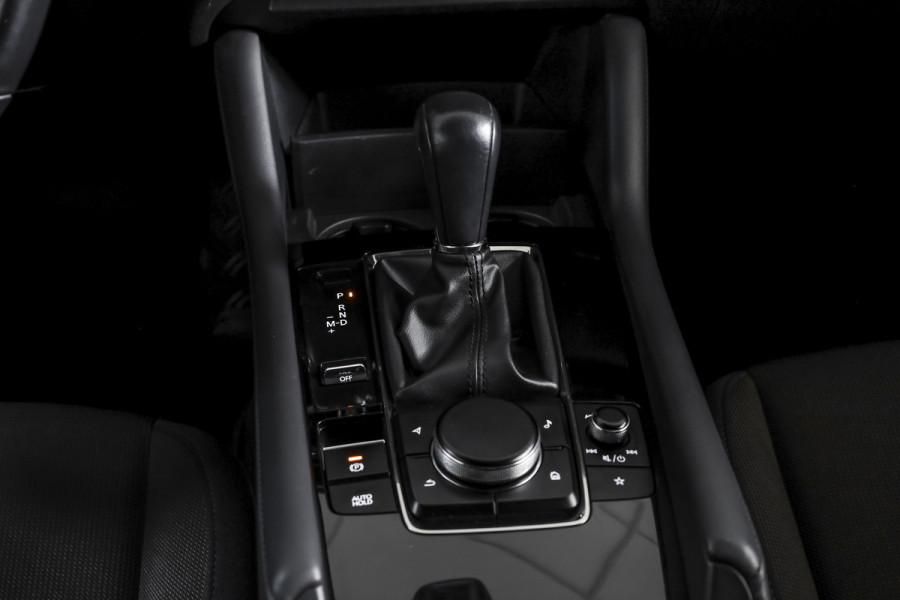 Mazda 3 2.0 e-SkyActiv-G M Hybrid 122 Comfort met Bose | Bose Audio | Head-up Disp. | Adapt.Cruise | Stoel-+Stuurverw. | 360 Camera | NAV+App.Connect | Auto.Airco | LM 18" |