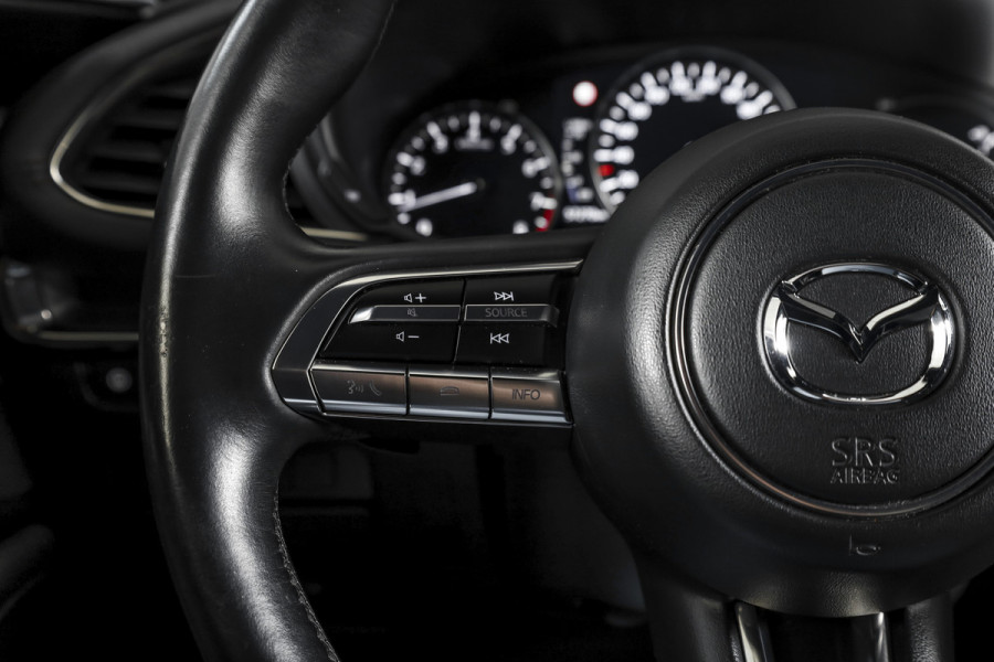 Mazda 3 2.0 e-SkyActiv-G M Hybrid 122 Comfort met Bose | Bose Audio | Head-up Disp. | Adapt.Cruise | Stoel-+Stuurverw. | 360 Camera | NAV+App.Connect | Auto.Airco | LM 18" |