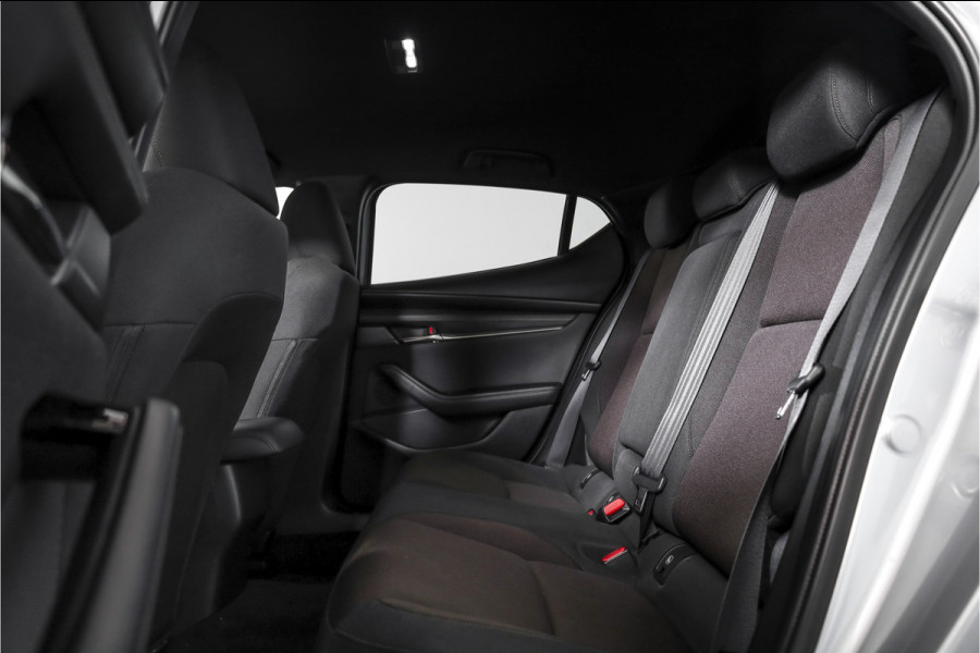 Mazda 3 2.0 e-SkyActiv-G M Hybrid 122 Comfort met Bose | Bose Audio | Head-up Disp. | Adapt.Cruise | Stoel-+Stuurverw. | 360 Camera | NAV+App.Connect | Auto.Airco | LM 18" |
