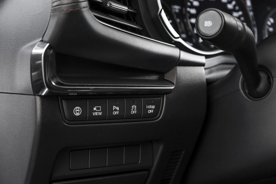 Mazda 3 2.0 e-SkyActiv-G M Hybrid 122 Comfort met Bose | Bose Audio | Head-up Disp. | Adapt.Cruise | Stoel-+Stuurverw. | 360 Camera | NAV+App.Connect | Auto.Airco | LM 18" |