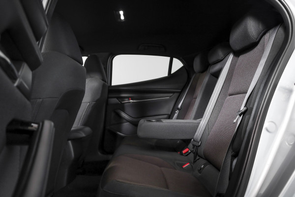 Mazda 3 2.0 e-SkyActiv-G M Hybrid 122 Comfort met Bose | Bose Audio | Head-up Disp. | Adapt.Cruise | Stoel-+Stuurverw. | 360 Camera | NAV+App.Connect | Auto.Airco | LM 18" |