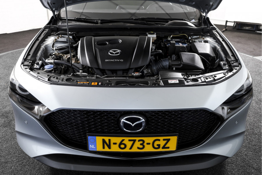 Mazda 3 2.0 e-SkyActiv-G M Hybrid 122 Comfort met Bose | Bose Audio | Head-up Disp. | Adapt.Cruise | Stoel-+Stuurverw. | 360 Camera | NAV+App.Connect | Auto.Airco | LM 18" |