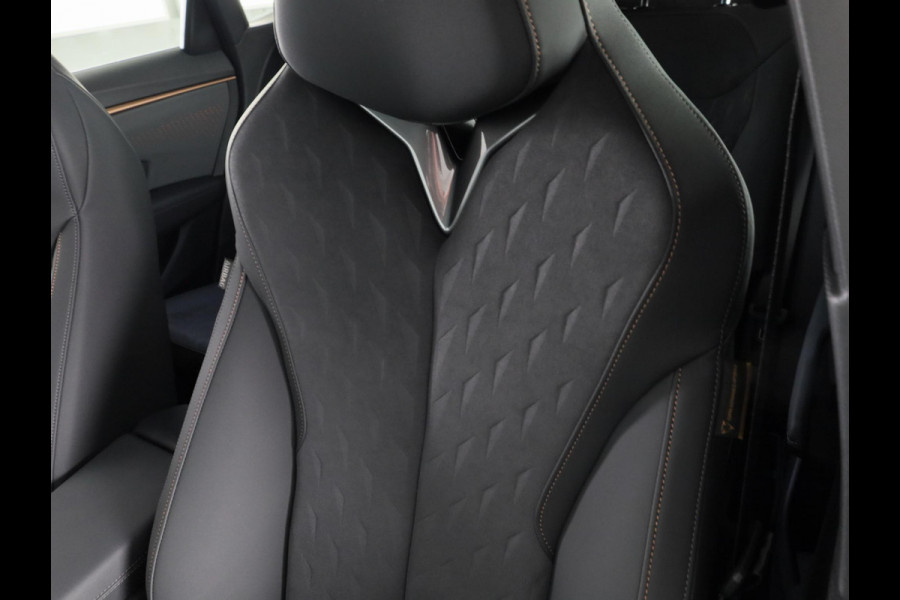 CUPRA Terramar 1.5 TSI e-Hybrid Business 204 pk Automaat (DSG) | Private lease vanaf 764,-- | Elektr. voorstoelen | Elektr. trekhaak | Achteruitrijcamera | Stoelverwarming | Adaptive cruise control | Navi | 20 inch