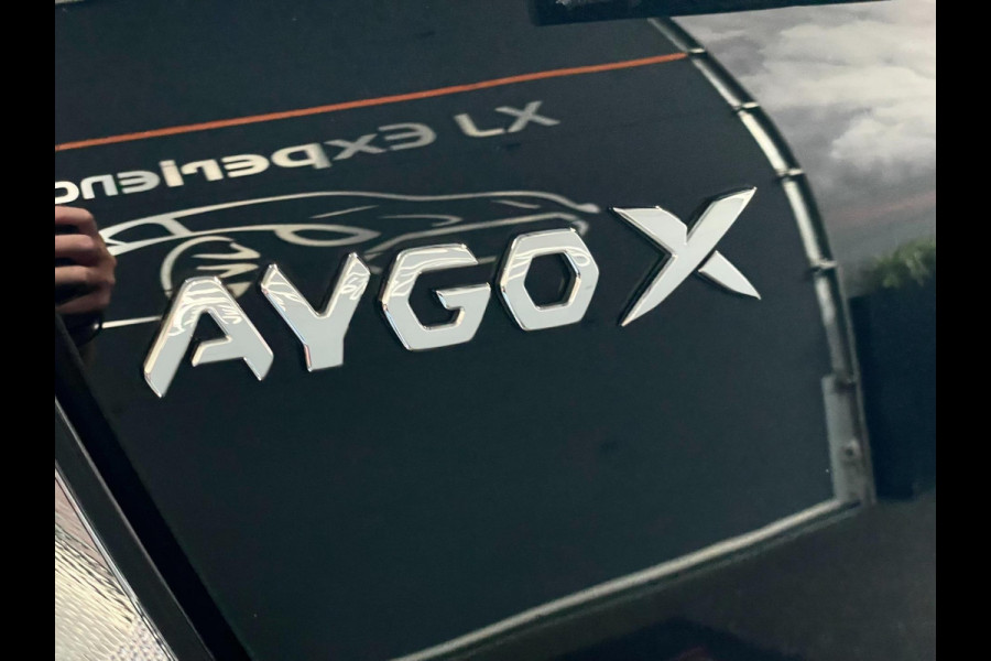 Toyota Aygo X 1.0 VVT-i S-CVT LIMITED NAVY CABRIO CAMERA