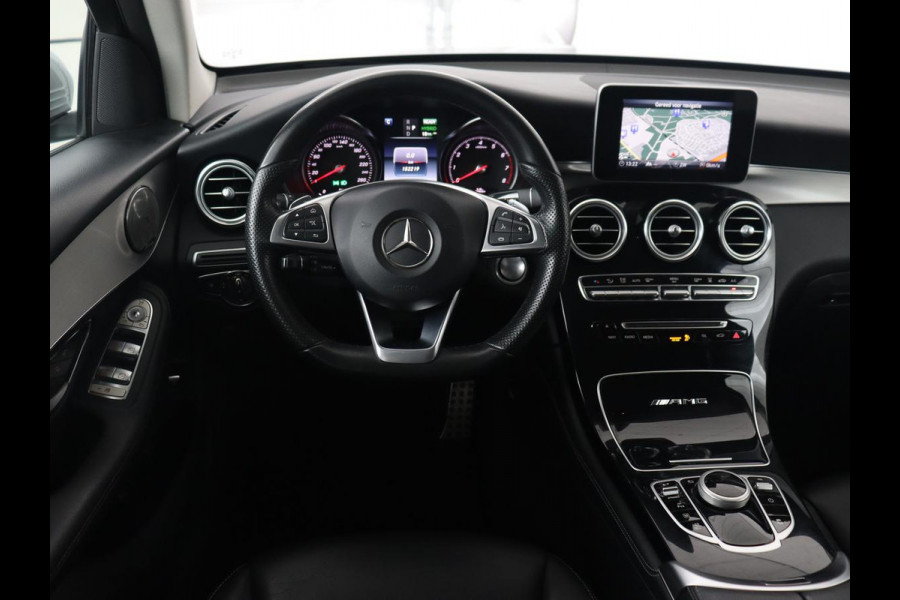 Mercedes-Benz GLC 350e 4MATIC Business Solution AMG | Trekhaak | Automaat | PHEV | Navigatie | Burmester Sound | Cruise control | Bluetooth | LMV 19 inch | Leder