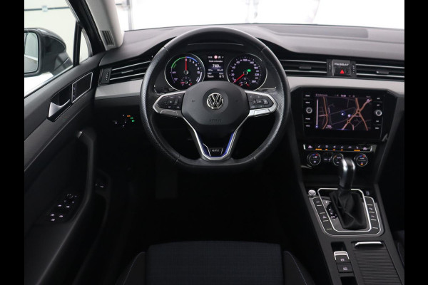 Volkswagen Passat Variant 1.4 TSI PHEV GTE Business | Automaat | Carplay | Navigatie | PHEV | Camera | Stoelverwarming | Climate control | Memory | Adaptive cruise