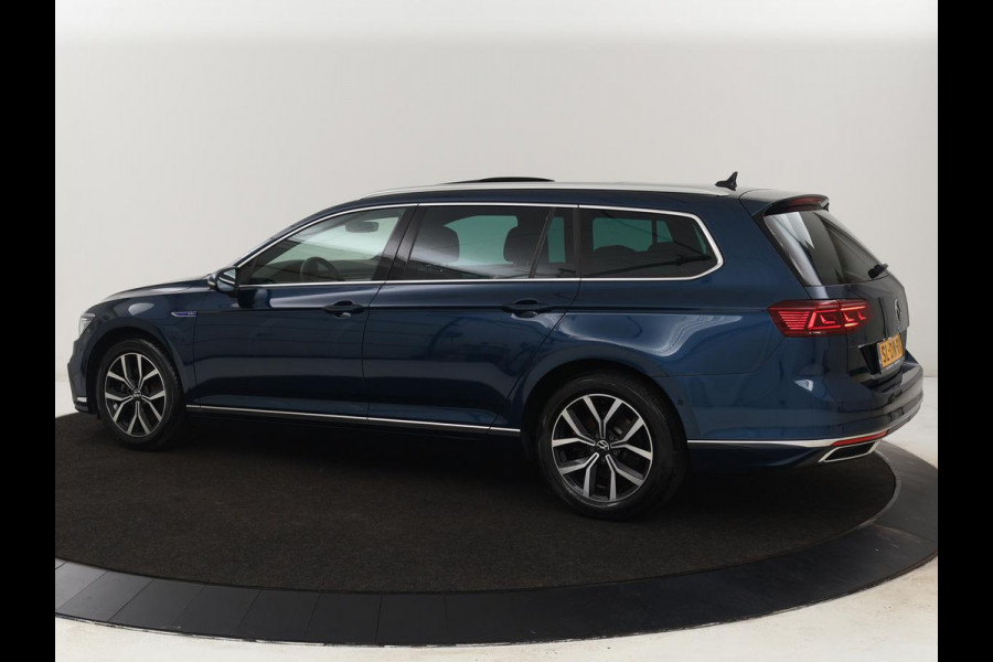 Volkswagen Passat 1.4 TSI PHEV GTE Business | Panoramadak | Trekhaak | Automaat | Camera | PHEV | Stoelverwarming | Sfeerverlichting | Adaptive cruise | Climate control | LED | Carplay | LMV 17 inch
