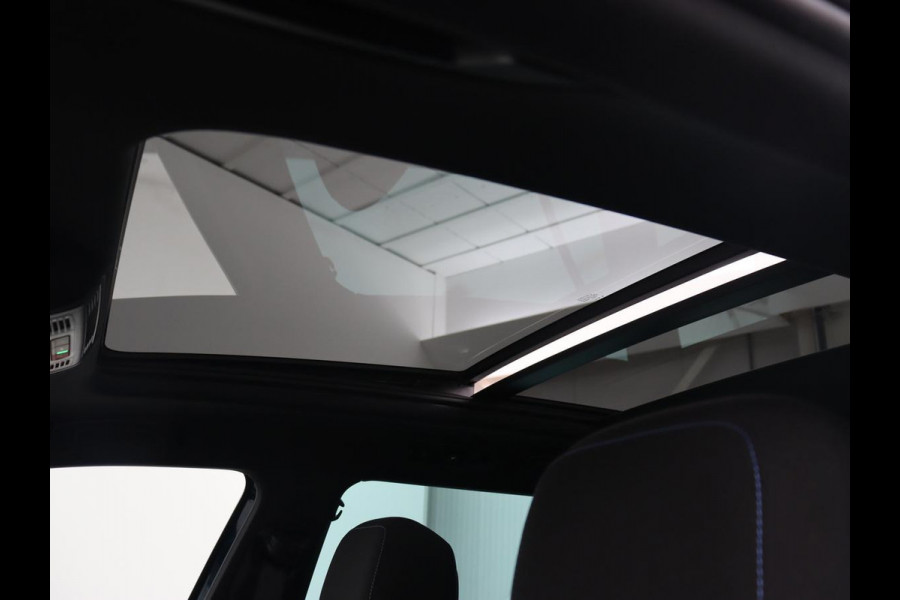 Volkswagen Passat 1.4 TSI PHEV GTE Business | Panoramadak | Trekhaak | Automaat | Camera | PHEV | Stoelverwarming | Sfeerverlichting | Adaptive cruise | Climate control | LED | Carplay | LMV 17 inch