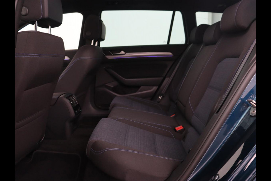 Volkswagen Passat 1.4 TSI PHEV GTE Business | Panoramadak | Trekhaak | Automaat | Camera | PHEV | Stoelverwarming | Sfeerverlichting | Adaptive cruise | Climate control | LED | Carplay | LMV 17 inch
