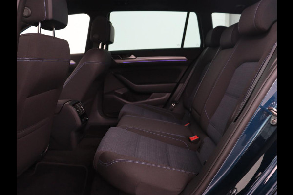 Volkswagen Passat 1.4 TSI PHEV GTE Business | Panoramadak | Trekhaak | Automaat | Camera | PHEV | Stoelverwarming | Sfeerverlichting | Adaptive cruise | Climate control | LED | Carplay | LMV 17 inch