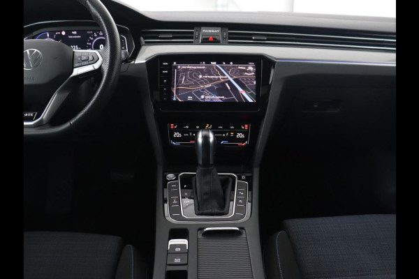 Volkswagen Passat 1.4 TSI PHEV GTE Business | Panoramadak | Trekhaak | Automaat | Camera | PHEV | Stoelverwarming | Sfeerverlichting | Adaptive cruise | Climate control | LED | Carplay | LMV 17 inch
