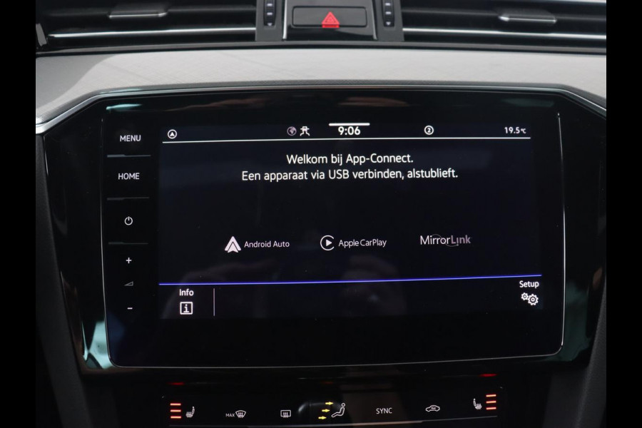 Volkswagen Passat 1.4 TSI PHEV GTE Business | Panoramadak | Trekhaak | Automaat | Camera | PHEV | Stoelverwarming | Sfeerverlichting | Adaptive cruise | Climate control | LED | Carplay | LMV 17 inch
