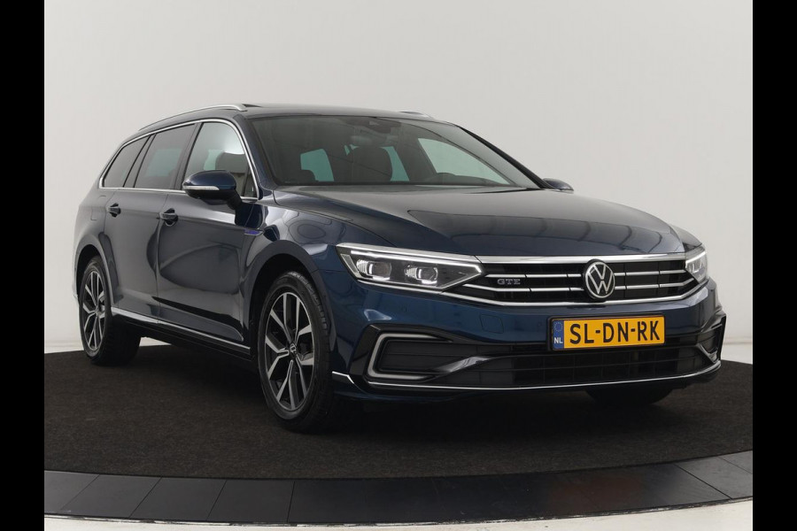 Volkswagen Passat 1.4 TSI PHEV GTE Business | Panoramadak | Trekhaak | Automaat | Camera | PHEV | Stoelverwarming | Sfeerverlichting | Adaptive cruise | Climate control | LED | Carplay | LMV 17 inch