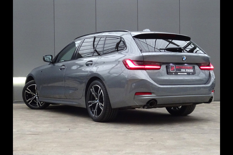 BMW 3 Serie Touring 318i * PANORAMADAK * LEER * CARPLAY !!