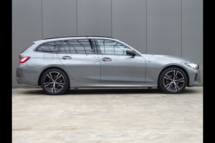 BMW 3 Serie Touring 318i * PANORAMADAK * LEER * CARPLAY !!