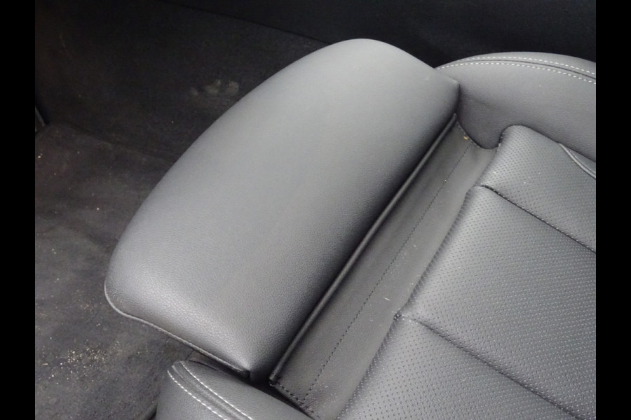 BMW 3 Serie Touring 318i * PANORAMADAK * LEER * CARPLAY !!