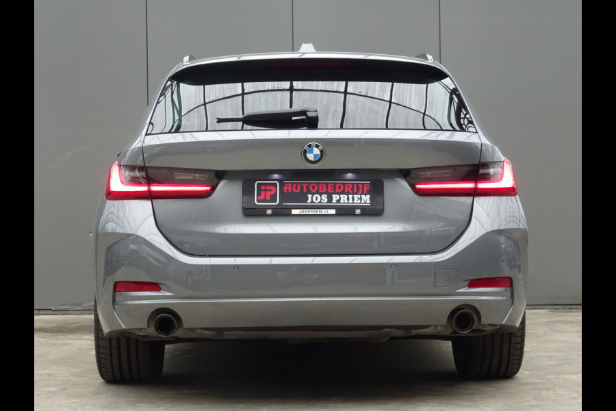 BMW 3 Serie Touring 318i * PANORAMADAK * LEER * CARPLAY !!