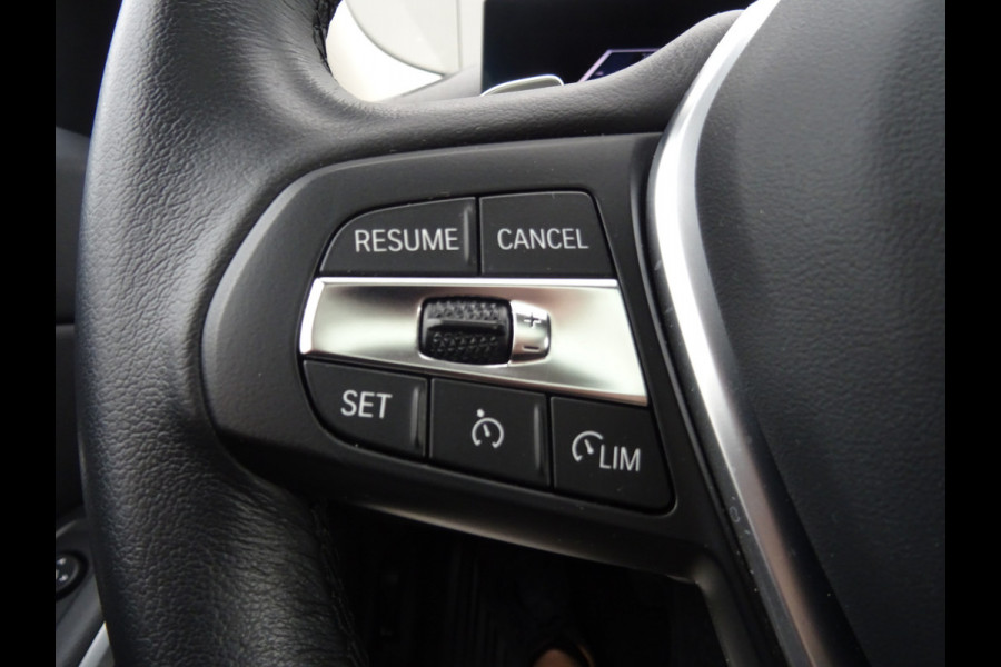BMW 3 Serie Touring 318i * PANORAMADAK * LEER * CARPLAY !!