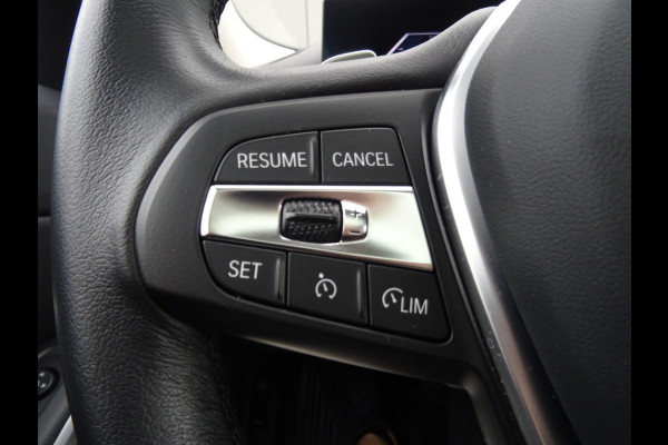 BMW 3 Serie Touring 318i * PANORAMADAK * LEER * CARPLAY !!