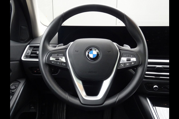 BMW 3 Serie Touring 318i * PANORAMADAK * LEER * CARPLAY !!