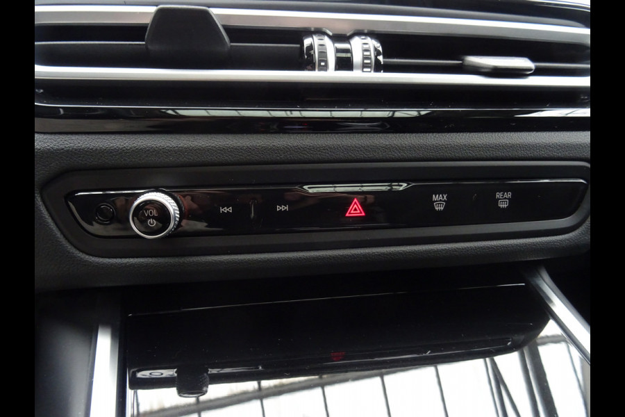 BMW 3 Serie Touring 318i * PANORAMADAK * LEER * CARPLAY !!