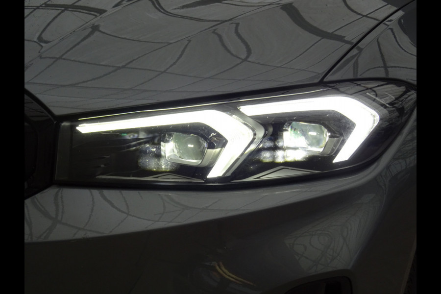 BMW 3 Serie Touring 318i * PANORAMADAK * LEER * CARPLAY !!