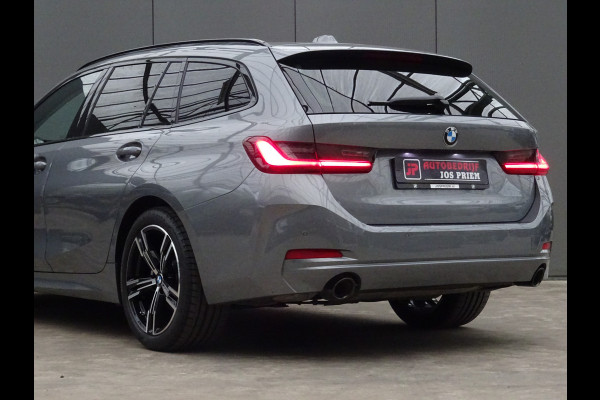 BMW 3 Serie Touring 318i * PANORAMADAK * LEER * CARPLAY !!