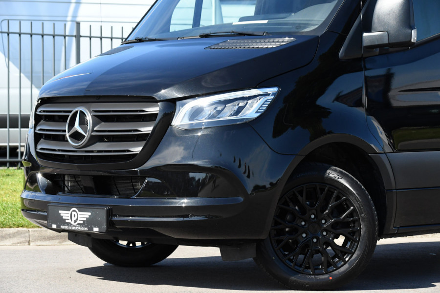 Mercedes-Benz Sprinter 317 1.9 CDI L2H2 RWD Black Edition Camera, Cruise, Carplay, LED, 170pk, Automaat, 3500kg Trekhaak, Stoelverwarming, Mbux, Uniek!