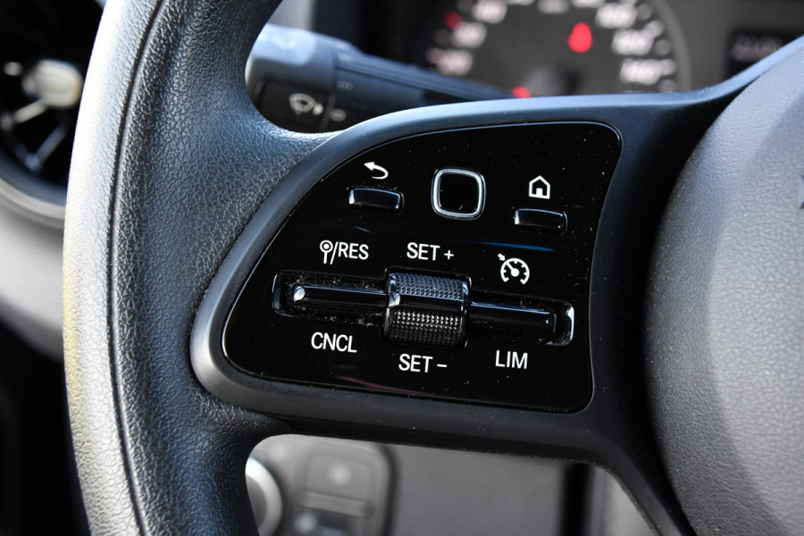 Mercedes-Benz Sprinter 317 1.9 CDI L2H2 RWD Black Edition Camera, Cruise, Carplay, LED, 170pk, Automaat, 3500kg Trekhaak, Stoelverwarming, Mbux, Uniek!