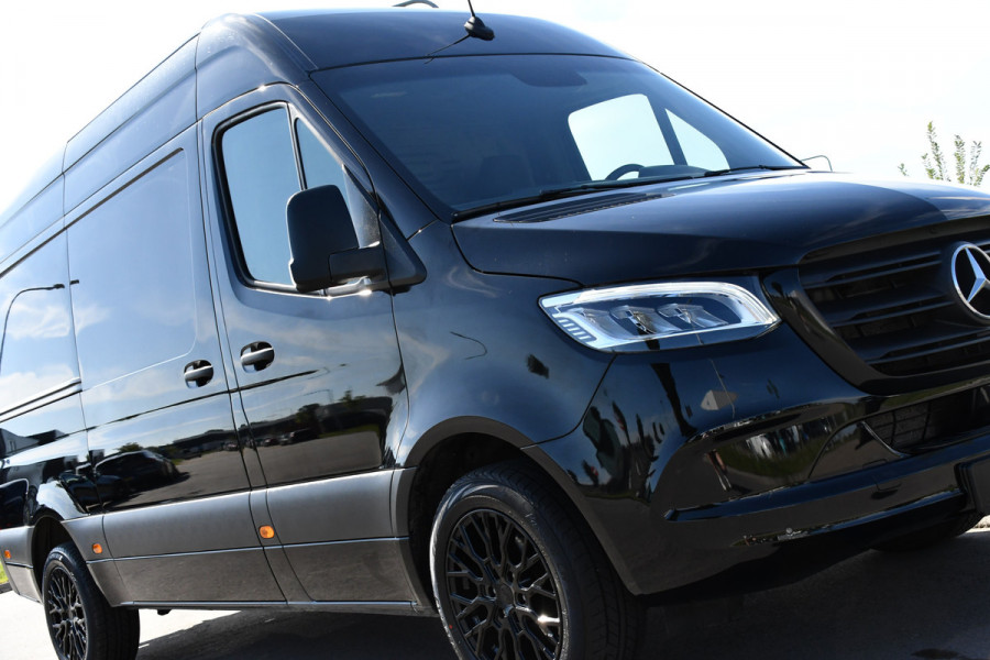 Mercedes-Benz Sprinter 317 1.9 CDI L2H2 RWD Black Edition Camera, Cruise, Carplay, LED, 170pk, Automaat, 3500kg Trekhaak, Stoelverwarming, Mbux, Uniek!