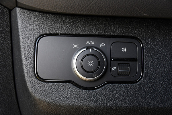 Mercedes-Benz Sprinter 317 1.9 CDI L2H2 RWD Black Edition Camera, Cruise, Carplay, LED, 170pk, Automaat, 3500kg Trekhaak, Stoelverwarming, Mbux, Uniek!