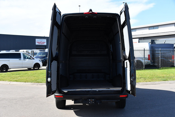 Mercedes-Benz Sprinter 317 1.9 CDI L2H2 RWD Black Edition Camera, Cruise, Carplay, LED, 170pk, Automaat, 3500kg Trekhaak, Stoelverwarming, Mbux, Uniek!