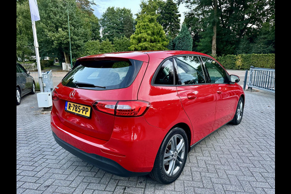 Mercedes-Benz B-Klasse B180 Automaat Business Solution Mercedes-Benz B-Klasse B180 Automaat Business Solution